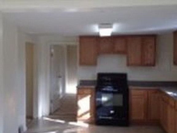 2nd image of 133 Dickason St