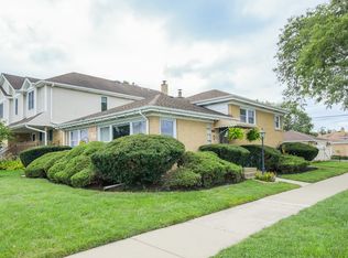 8662 N Ozark Ave, Niles, IL 60714