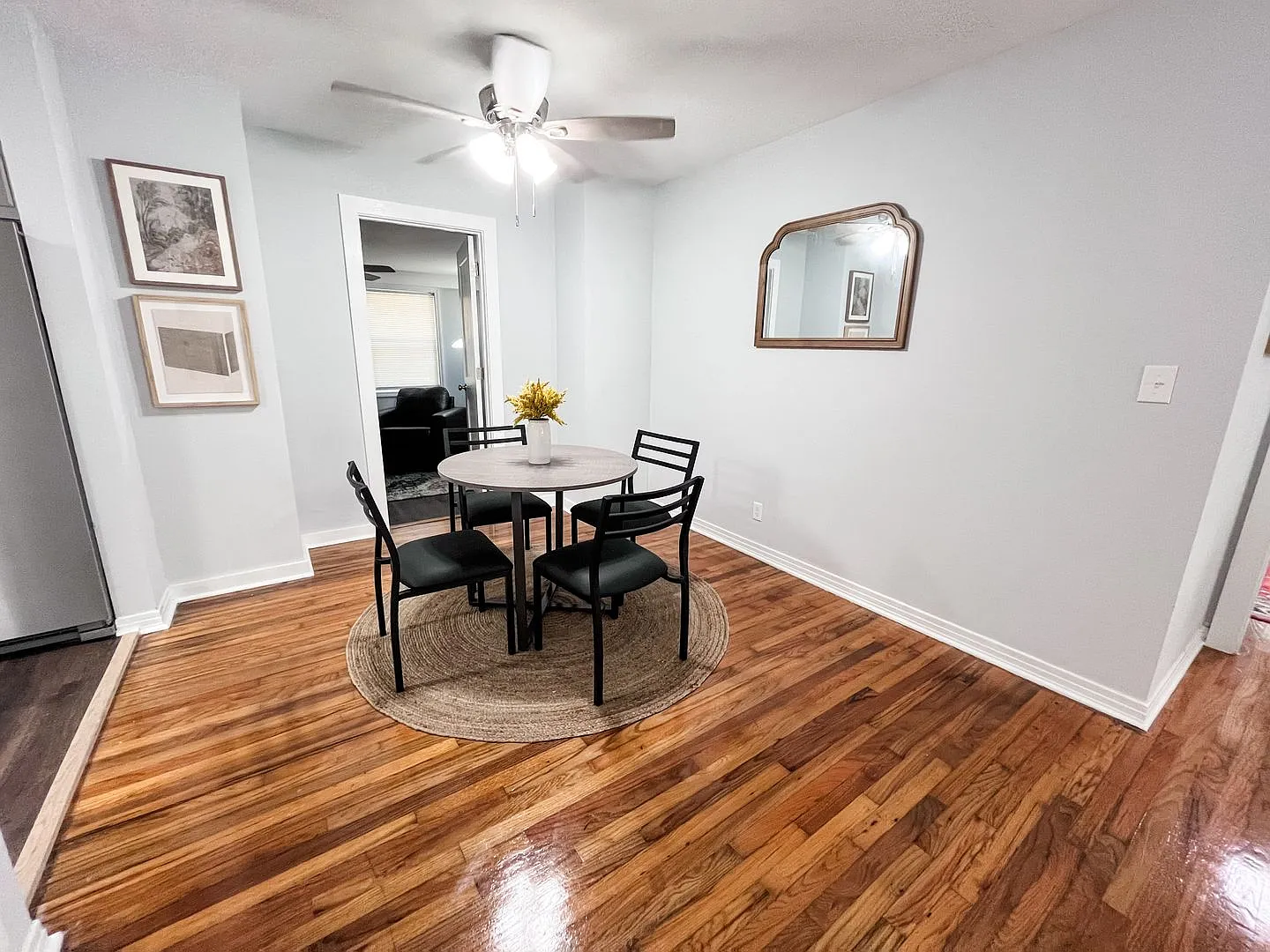 Beautiful 3 Bedroom Near Campus for Fall 2027 — Photo 4