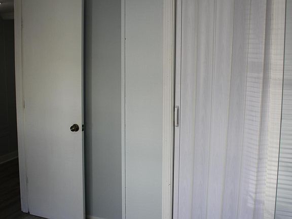 5th image of 576 Jessica St SE