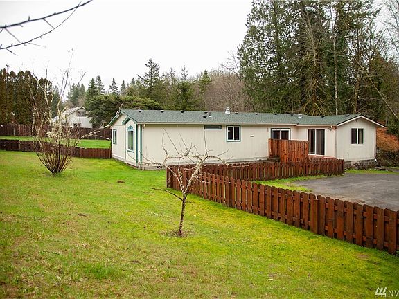 Side yard fully fenced.
