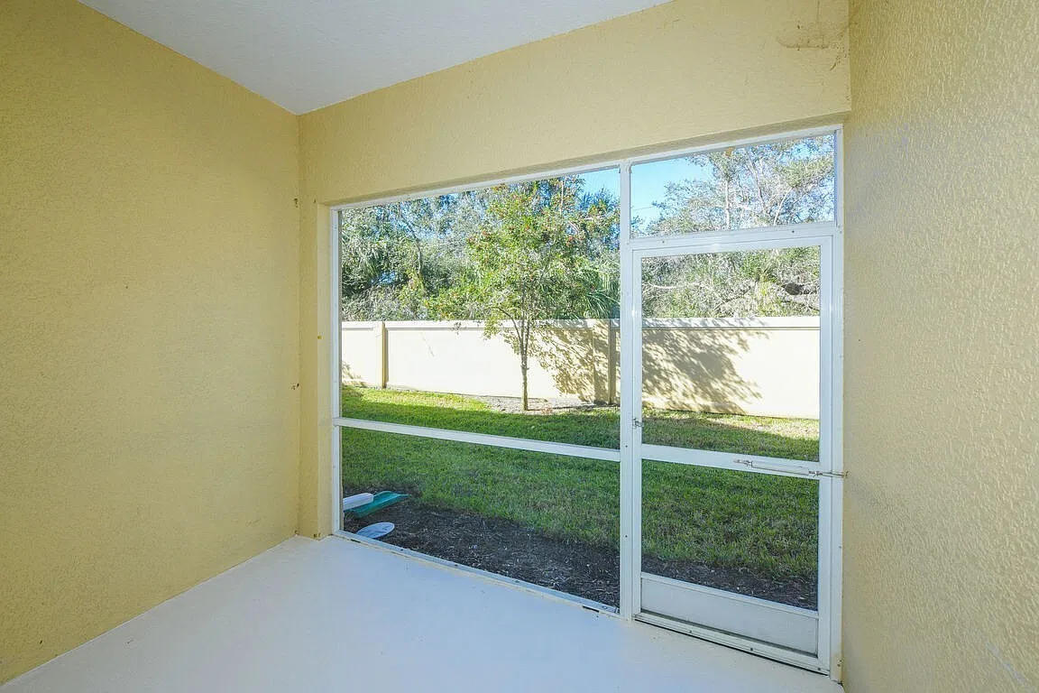3791 Parkridge Cir — Photo 3