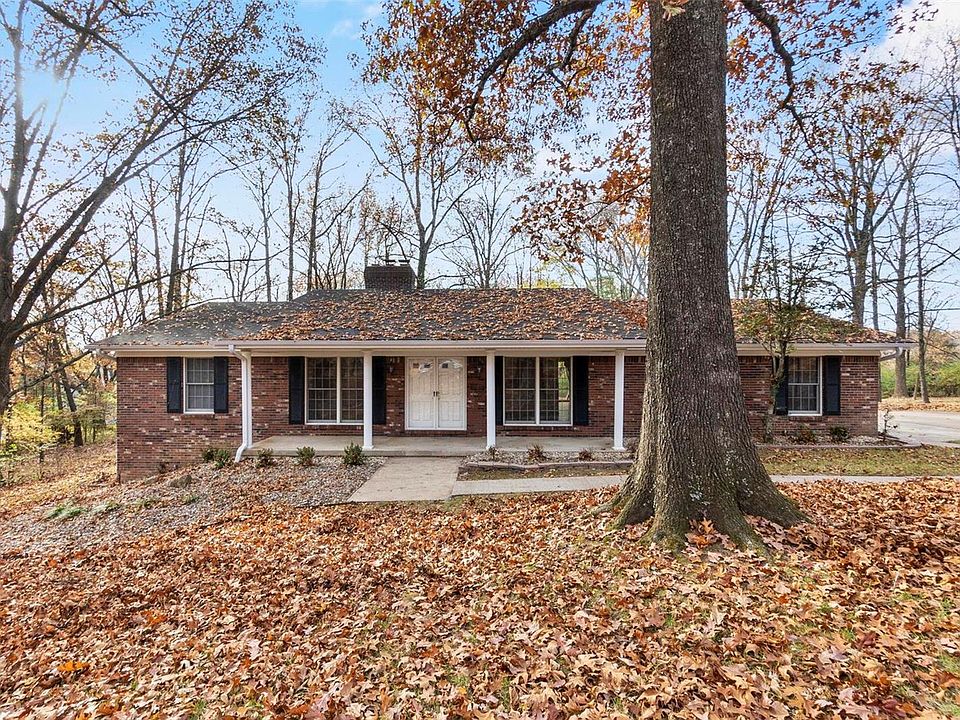 1st image of 3201 Lakewood Dr