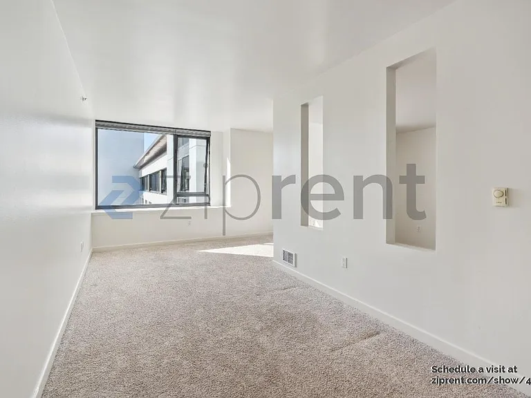 250 King St #754 — Photo 5