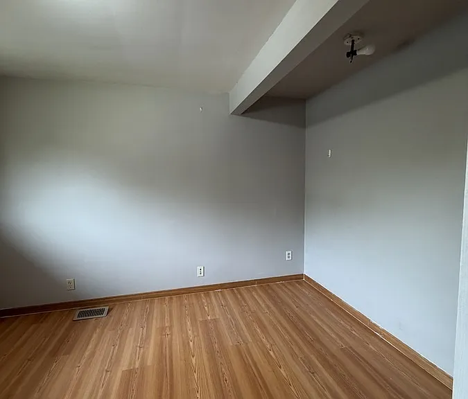 471 Randolph Ave — Photo 10