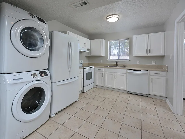 Pine Ridge Apartments — Photo 54