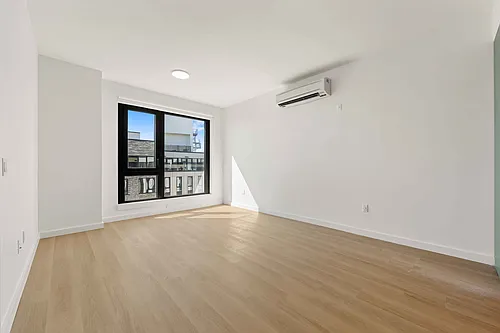 2201 Beverley Rd Photo 1