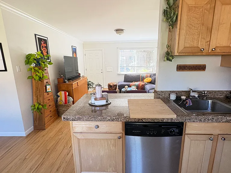 1244 Albion St — Photo 10