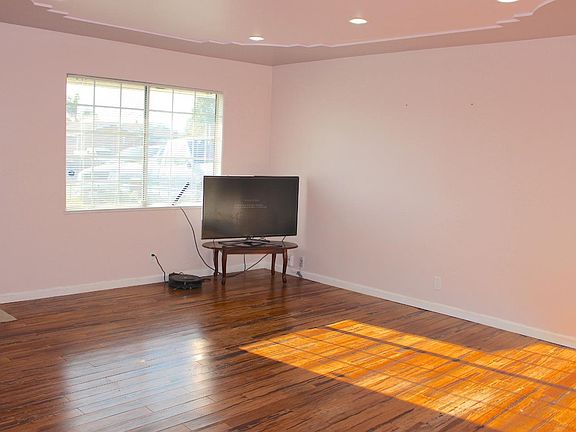 4th image of 1508 Lochner Dr