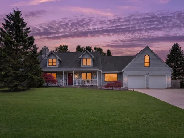 350 S Bluffwood Ter, Saint Joseph, MI 49085