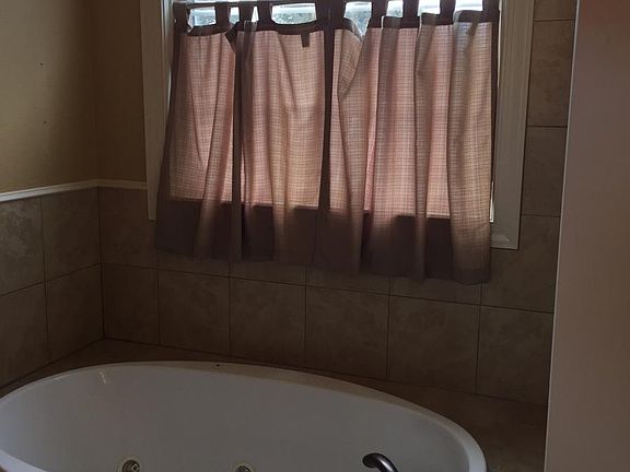 Master Tub