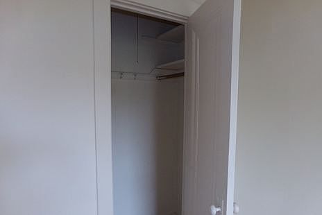 4th image of 1051 W North Shore Ave APT 2E