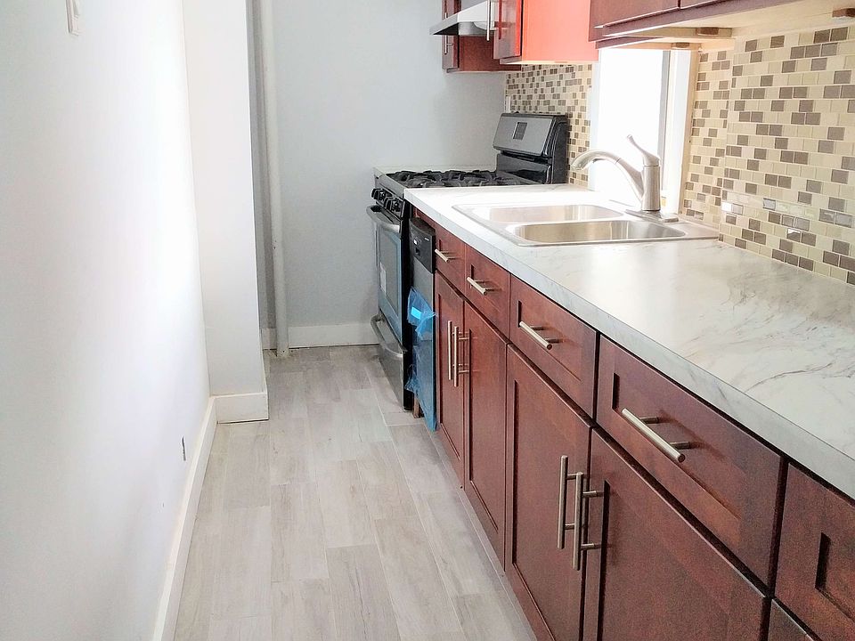 1st image of 906 Avenue S APT A2