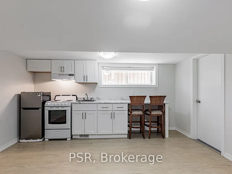 41 Fairholme Ave #BASEMENT — Photo 8