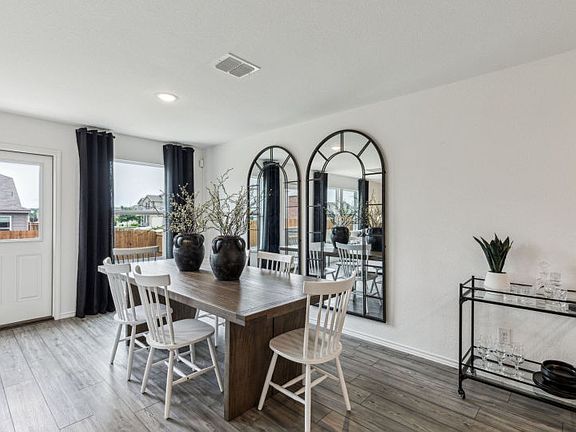 Dining area off kitchen