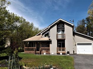 2209 Mohegan Ct, Long Pond, PA