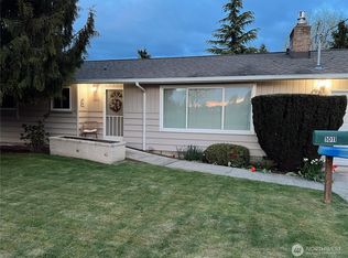 1011 15th St NW, Puyallup, WA