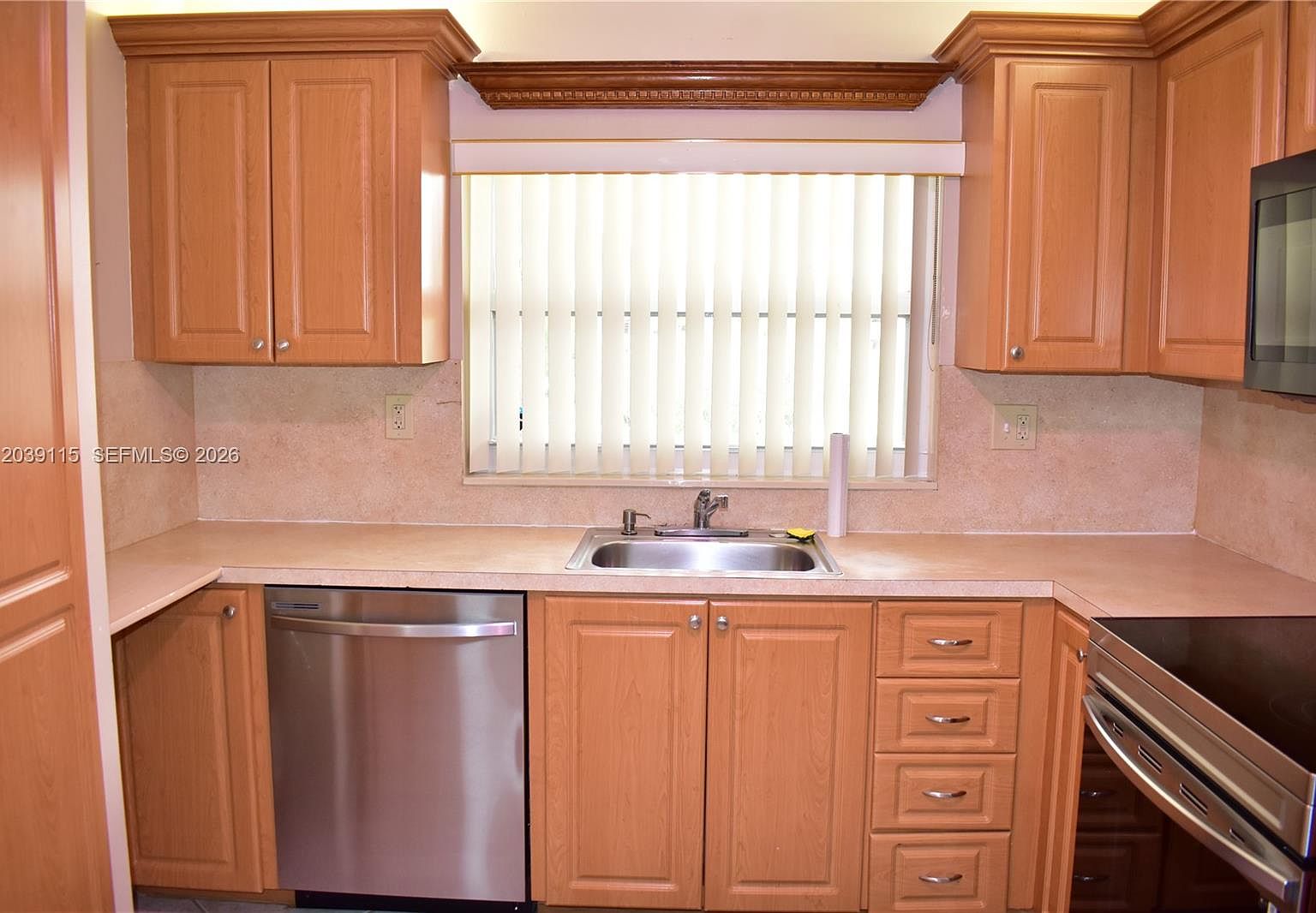 9300 Sunrise Lakes Blvd APT 208
