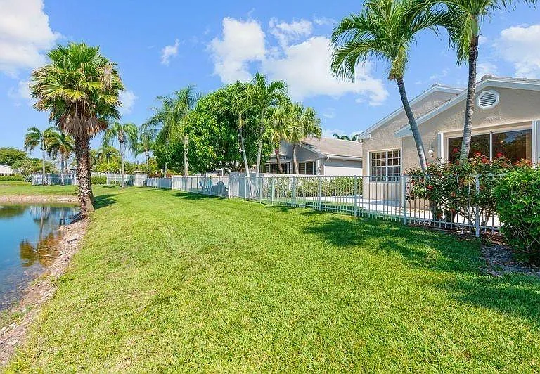 8170 Hampton Wood Dr — Photo 19