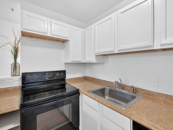 5th image of 9829 Walnut St APT 306