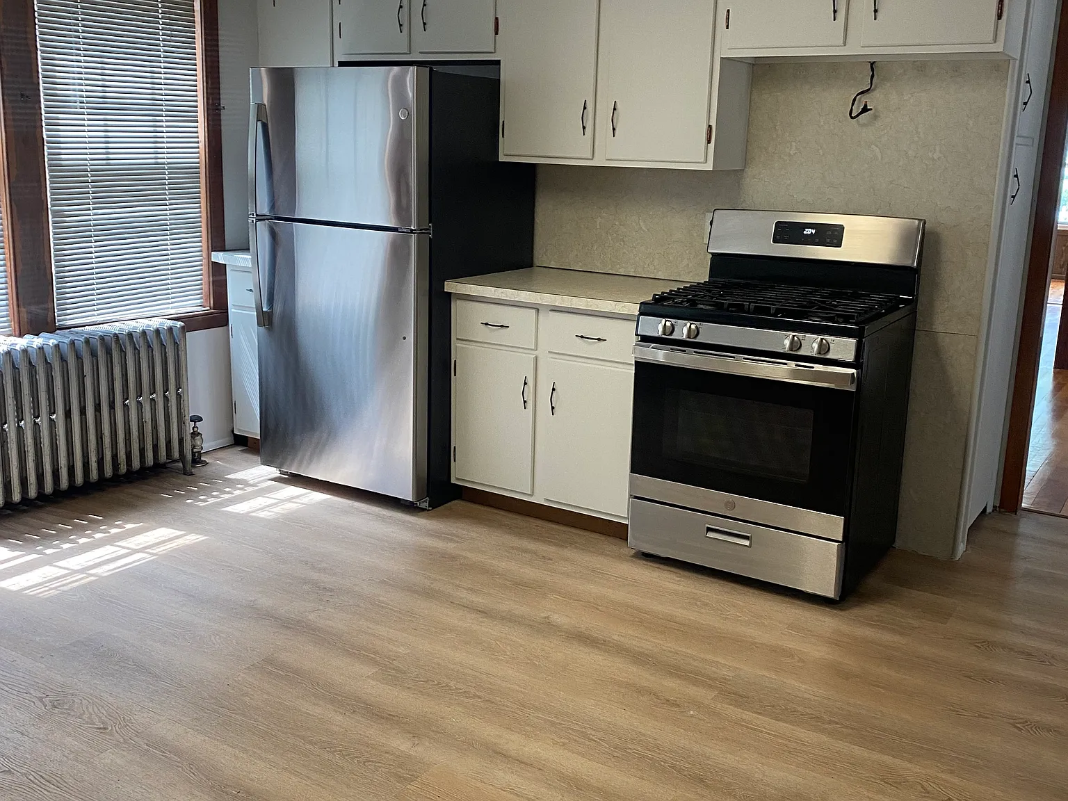 3 bed, 1366 sqft, $2,250 — Photo 3