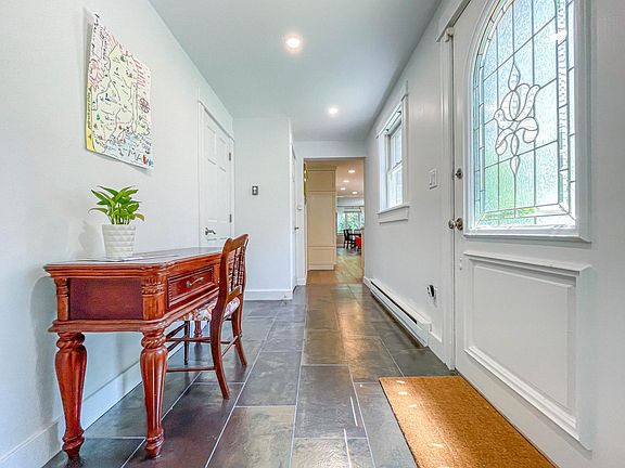 5th image of 38 Cranbrook Dr
