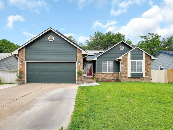 1320 E Lonna St, Haysville, KS 67060