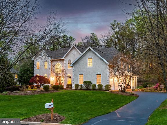 3rd image of 579 Brighton Way