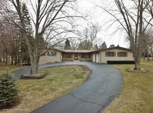 5N939 Campton Ridge Dr, St Charles, IL 60175