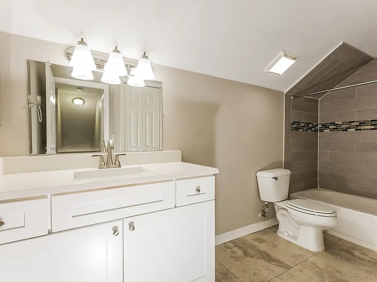 6023 Sand Key Ln — Photo 15