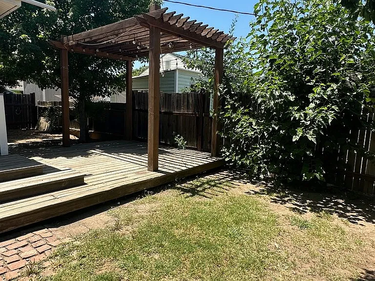203 S Murdock Ave — Photo 19