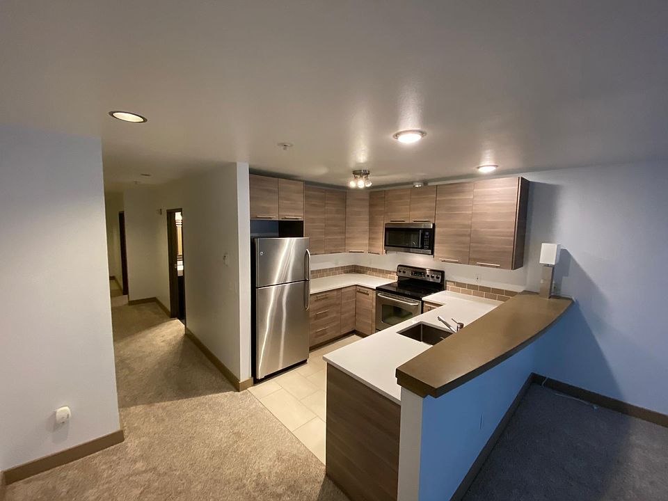 1st image of 519-2440 Western Ave #519