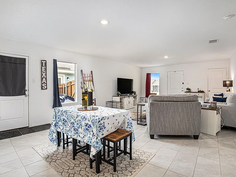 3624 Bluebird Ln — Photo 8