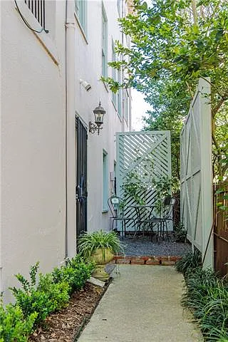 2931 Saint Charles Ave — Photo 16