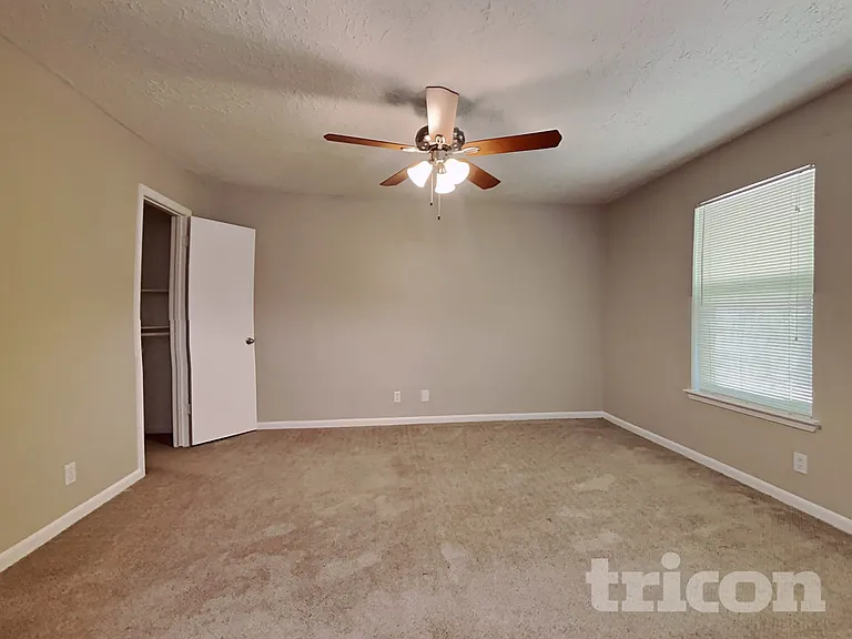 13307 Venice Cir — Photo 7