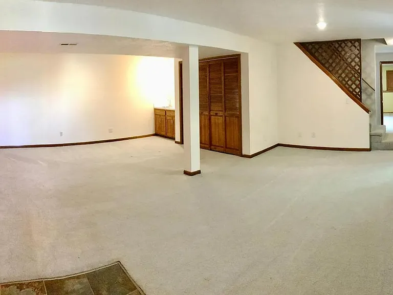 9817 Foster St — Photo 13