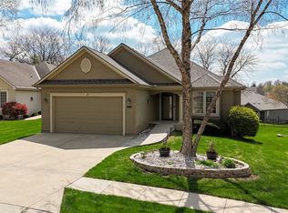 1429 SW Heartwood Ter, Lees Summit, MO 64081