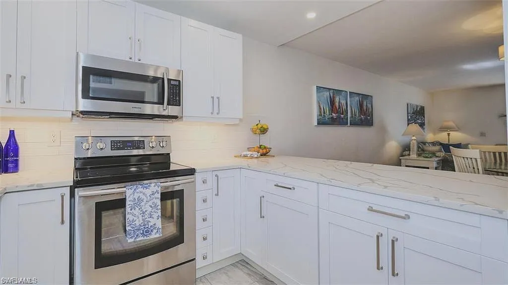 2 bed, 2.0 bath, 1156 sqft, $2,600 — Photo 2