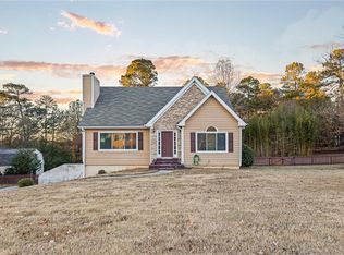3270 Timber Walk Cir, Loganville, GA 30052