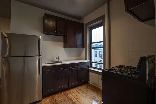 Rented by Nooklyn NYC LLC | media 44