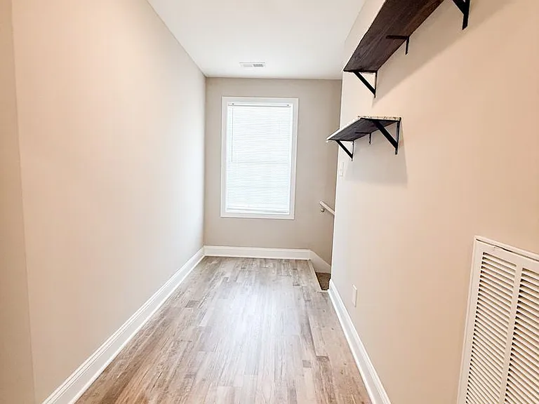 796 Lillian Grace Dr — Photo 8