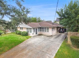 5827 Chamberlain Dr, New Orleans, LA 70122