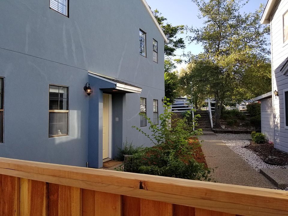 1st image of 152 Huntley Ave