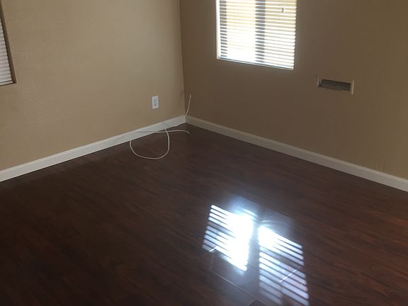 4th image of 3164 Market St