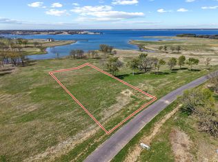 237 Lakeshore Ter, Windom, TX 75492