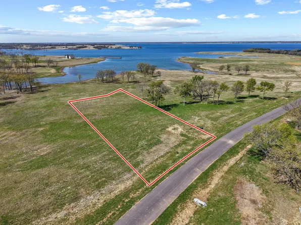 237 Lakeshore Ter, Windom, TX 75492