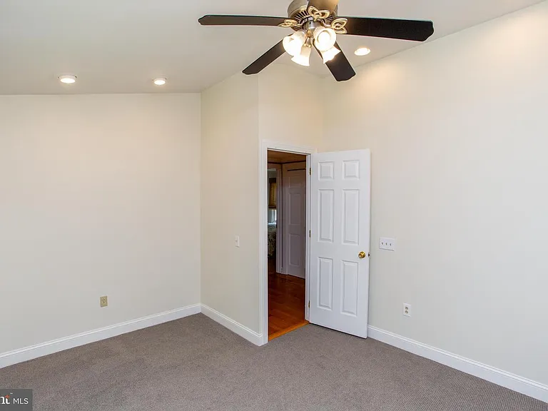 305 Tower Rd — Photo 4