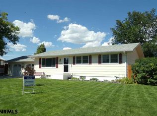 1830 Bonanza St, Gering, NE 69341