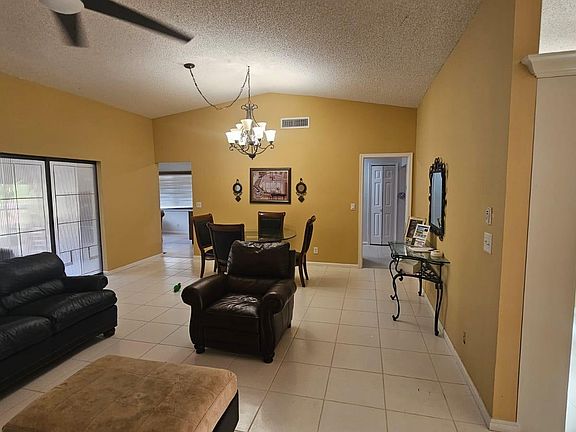 5th image of 10298 Greentrail Drive N