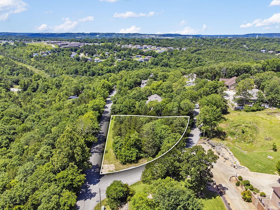 1st image of 315 Woodland Court